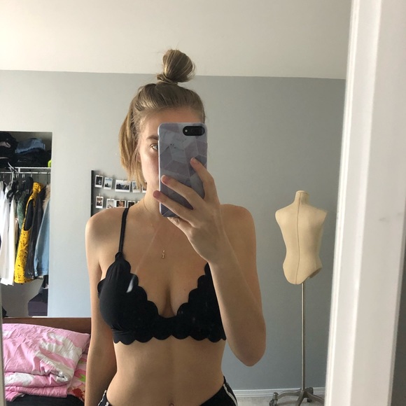 CHELSEA28 SCALLOPED BIKINI TOP - Picture 9 of 10